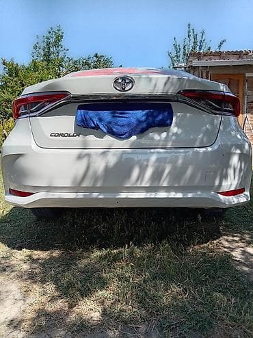 Avtomobil satışı: Toyota Corolla sedan - Kuzov: sedan, ağ rəng - Mühərrik və ötürmə — 3