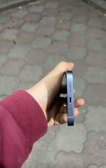 a 12 telefon: IPhone 14, Mavi, Face ID — 4