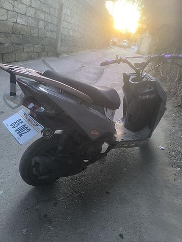 Skuter – şəhər içi rahat və qənaətcil nəqliyyat - Kuzov: sport