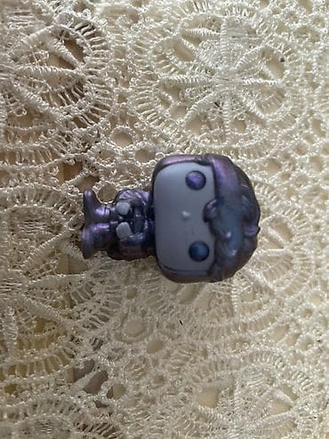 Məhsul: Mini vinil fiqur (chibi/Funko üslubunda) Təsvir: - Kiçik