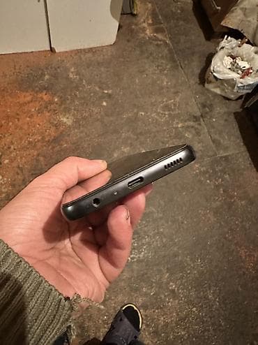 adaptırlar: Samsung Galaxy A24 4G, 128 GB, rəng - Qara, Barmaq izi — 9