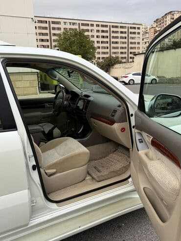 7 nəfərlik maşınlar: İkinci masin kimi istifade edilib. Hec bir problemi yoxdur — 3