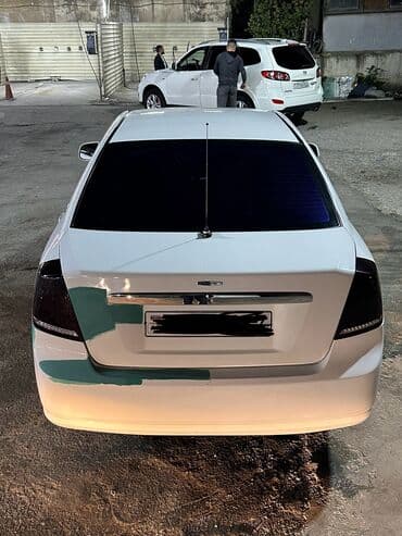 turbo az hyundai i30 dizel: Daewoo Gentra: 1.5 l | 2014 il Sedan — 4