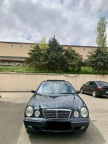 mersedes 2 4: Mercedes-Benz E 320: 3.2 l | 2000 il Sedan — 2