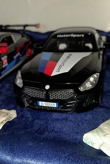 CD, DVD диски и кассеты: BMW Z4 m40i 1/24 Ölçü təzədi mağazadan gətirilib hər şeyi işləyir bir — 1