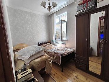 4 otaqlı həyət evi kupcasi var.Qaz, işıq, su daimidir. 1 otaq elave