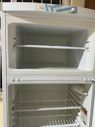 mini dondurucu: Indesit iki qapılı soyuducu - Üst hissədə dondurucu, alt hissədə — 3