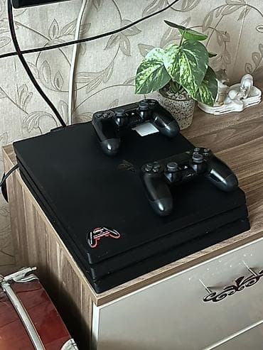 Sony PlayStation 4 Pro (PS4 Pro) 1 TB oyun konsolu Quraşdırılmış