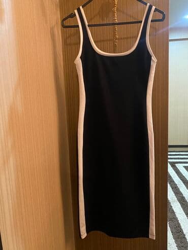 Sarafanlar: 36-38 razmer 10man,1-2 dəfə geyilib.Zaradan alinib,Şəkli sola — 1