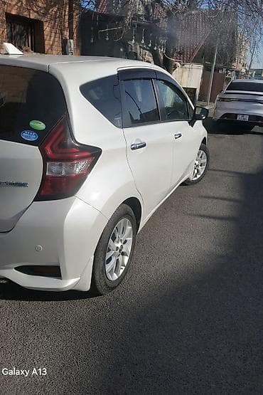 Продажа авто: Nissan Note e-POWER “Medalist” – ağ rəngli, şəhər üçün ideal hibrid — 3