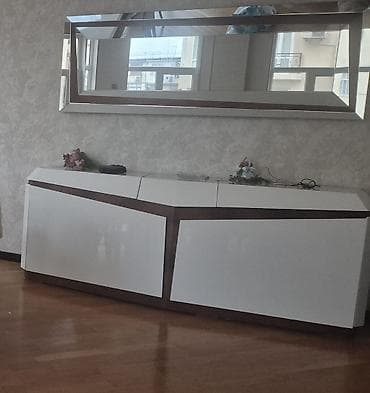 Mebel dəsti – iri ölçülü güzgü və konsol bufet - Üslub: müasir