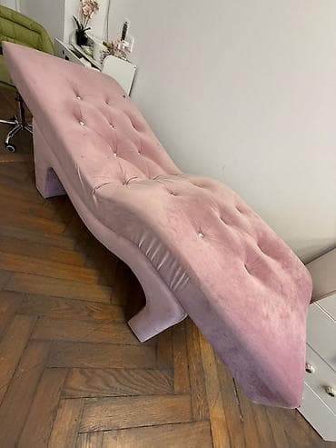 relax mebel: Qızılı düymələrlə bəzədilmiş, pastel-çəhrayı rəngli, dalğalı formaya — 4