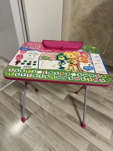 Детские кровати-машины: Для девочки и мальчика, Без выдвижных ящиков, Парта, Без стульев — 1