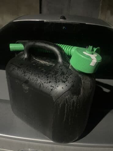 ölüxana.kom: Benzin/Dizel üçün plastik kanistr - Həcm: təxminən 5 litr (kompakt — 2