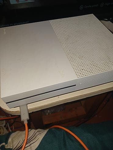 iphone 13 telefon: Xbox one s hec bir problemi yoxdur ps4 ile barter var oyunlu — 5
