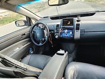 prius teker: Toyota Prius (2-ci nəsil) — hibrid hetçbek - Gümüş-boz rəng, 5 qapı - — 6