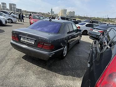 мерседес эска: Mercedes-Benz E 240: 6.7 л | 1999 г. Седан — 2
