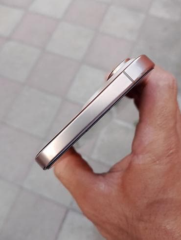 apple mac mini: IPhone 16 Pro Max, Qızılı, Face ID — 4