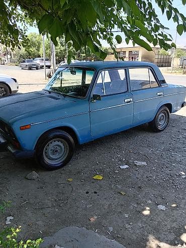 toros diski: VAZ 2106, açıq mavi rəng, sedan kuzov. Əsas xüsusiyyətlər: - Arxa — 3