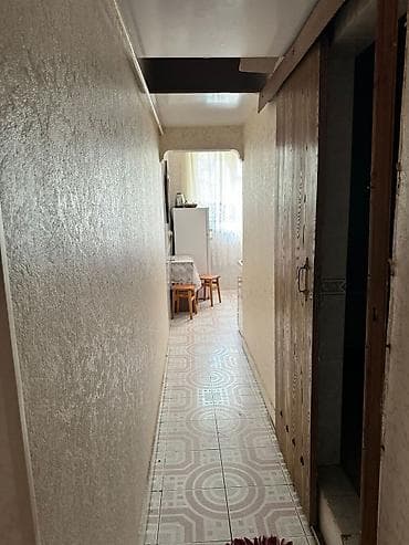 kiraye menzil baki: 3 otaqlı mənzil – geniş və işıqlı Xüsusiyyətlər: TECILI qanuni 3 — 3