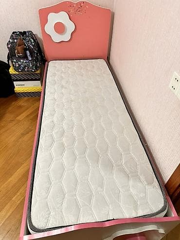 məktəb lovhəsi: Oğlan və qız üçün, Çarpayı, Bazasız, Matras ilə, Siyirməsiz — 3