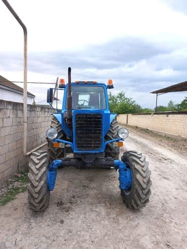 07 masini: Belarus markalı mavi traktor Texniki xüsusiyyətlər və təchizat: - — 3