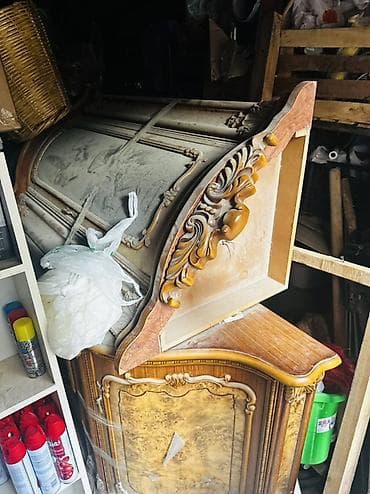 Klassik üslubda, oyma naxışlı taxta mebel dəsti - Üslub