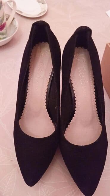 женские бежевые замшевые туфли: Туфли, Размер: 35, цвет - Черный, Новый — 3
