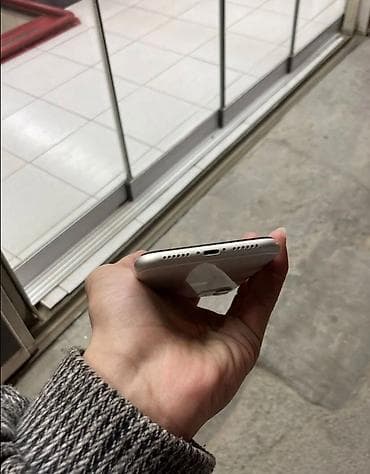 iphone 11 ucuz qiymete: IPhone 11, 64 GB, Ağ, Face ID — 6