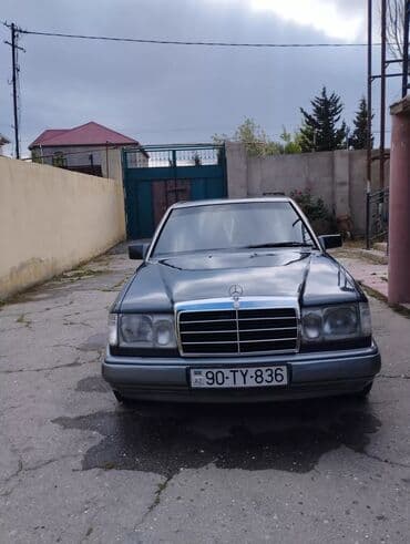 Ferrari: Mercedes-Benz E 250: 2.5 l | 1993 il Sedan — 10