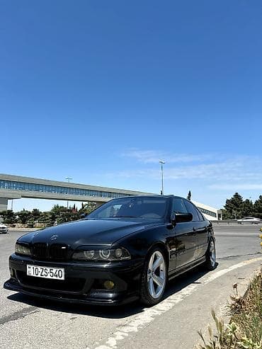купить бмв: BMW 5 Series E39 sedan – qara rəng, M-paket üslublu eksteryer — 3