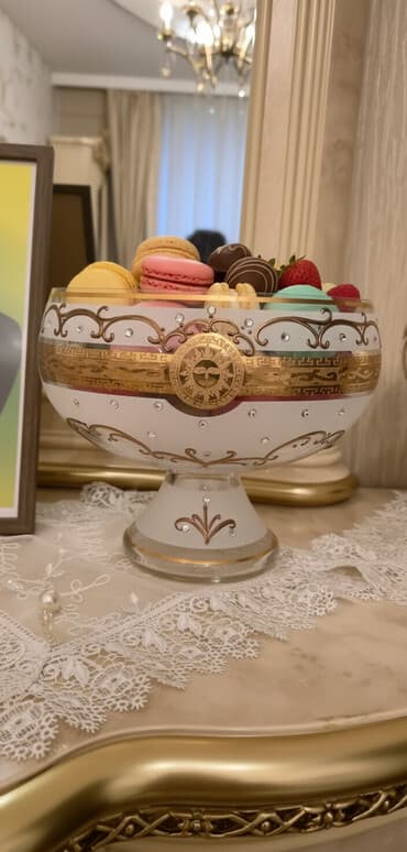 Zərif dekorativ meyvə qabı – Versace Bohema-dir, ayaqlı formadadır — 1