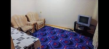 аренда комнаты: Geniş və işıqlı otaq kirayə üçün təqdim olunur. Xüsusiyyətlər: - Ayrı — 2