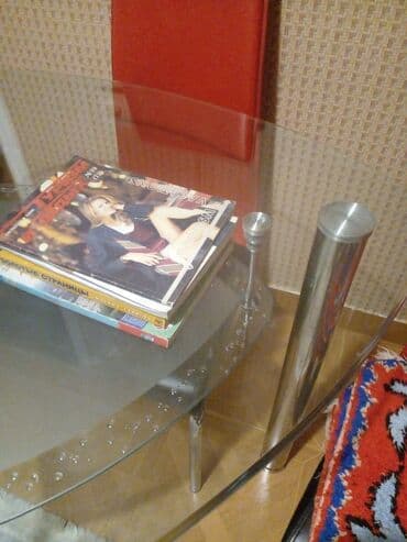 metbex stol ve stullari: КУХОННЫЙ СТОЛ, СТЕКЛЯННЫЙ. НОВЫЙ. Продается за 250м. ТРЕУГОЛЬНЫЙ СТОЛ — 1