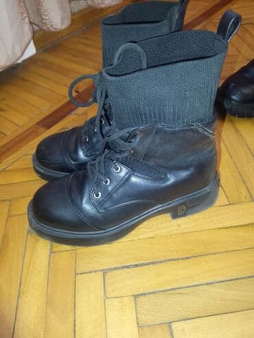 Səndəl və şəp-şüplər: Qışlıq qadın ayaqqabıları – 2 cüt - Rəng: qara - Material: üst hissə — 2