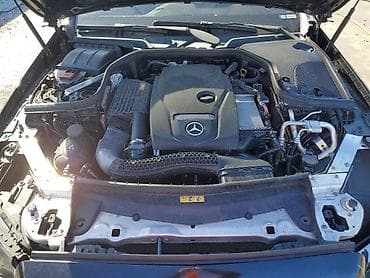 satdiq traktorlar: Mercedes‑Benz E 300 Sedan (W213), qara rəng Xüsusiyyətlər: - Kuzov: 4 — 6