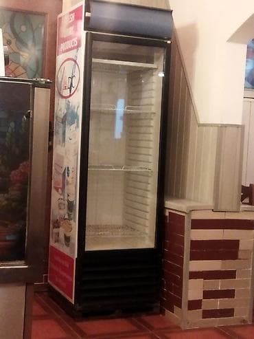 Vitrinli kommersiya soyuducusu - Şüşə qapılı, tək qapı - Daxildə