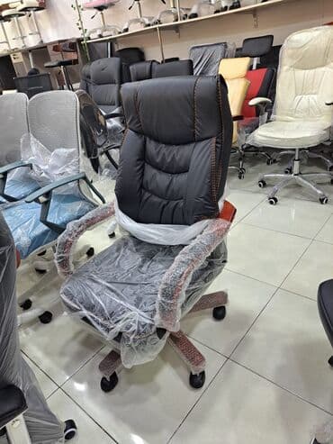 Ofis dəst mebeli: Təkərli, Qolları tənzimlənmir, Süni dəri — 1