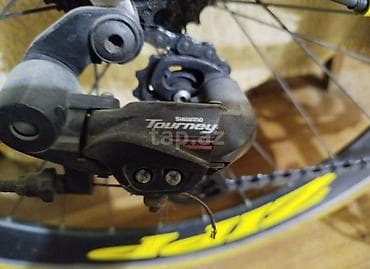 velosiped satisi 24: Yol velosipedi – Pinarello üslubunda, sarı rəngli Xüsusiyyətlər: - — 1