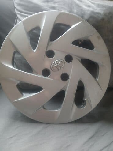 disk təkər r15: Toyota orijinal təkər kalpoku (disk qapağı)15 lik 2 eded qalib 2 ededi — 1