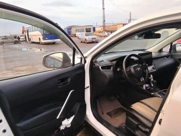 tayota carolla: Toyota hibrid sedan – geniş və texnoloji salon - Hibrid sistemli — 4