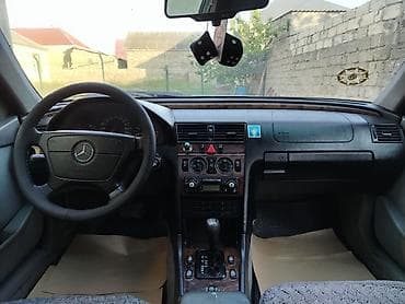 turbo az mercedes ceska: Mercedes-Benz C-Class: 2.3 l | 1996 il Sedan — 4