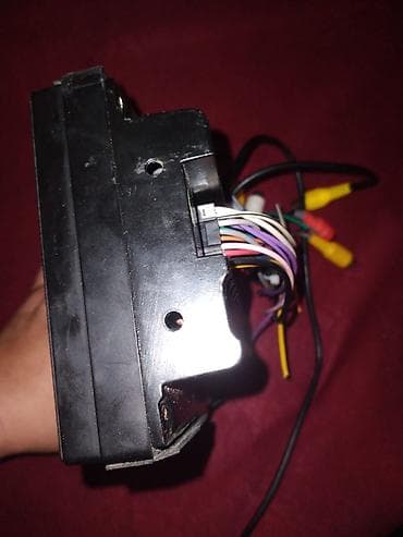 manitor avtomobil: Avtomobil üçün multimedia başlıq (2-DIN) Xüsusiyyətlər: - Sensor — 8