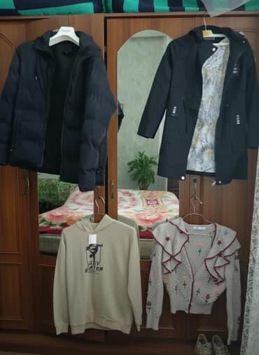 1 nazik kutrqa 1 qalın kurtqa 1 jaket 1 papaqlı kofta hamısı cəmi 20