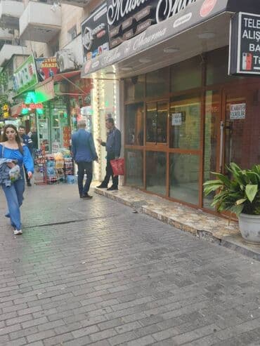 xacmaz obyekt: Neftçilər metrosuna yaxın yerləşən ümumi sahəsi 80 kv,m olan, obyekt — 2