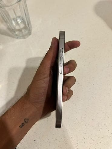 mac pro: IPhone 16 Pro, 128 GB, Gümüşü, Face ID — 5