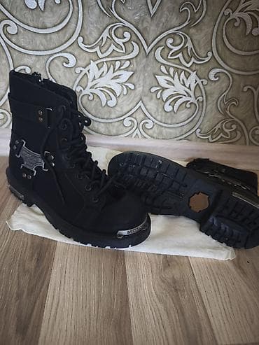 moto kasqa: Moto tərzli qara kişi çəkmələri - Material: qalın, möhkəm dəriyə — 1