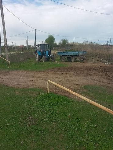 masin ucun: Mavi rəngli MTZ tipli təkərli traktor - Kabinli, ön və arxa işıqlarla — 6
