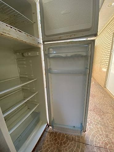 ventilyatorlar satisi: İki kameralı soyuducu (yuxarıda dondurucu, aşağıda soyuducu bölmə) - — 3