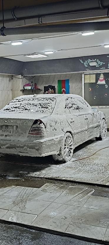 kia rio satilir: Mercedes-Benz sedan – gümüşü rəng, 4 qapı, arxa ötürücülü. Xarici — 2